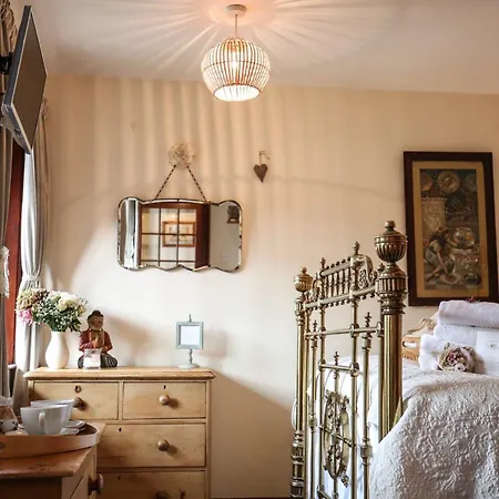 The Shepherd's Purse וויטבי