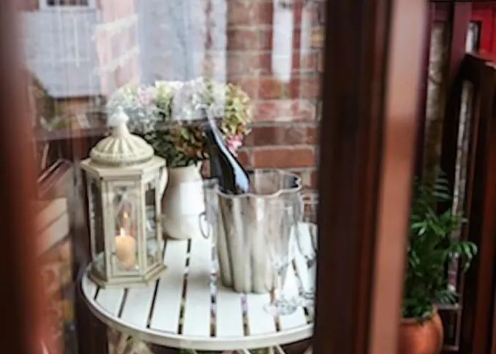 The Shepherd's Purse 3* Whitby