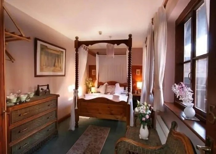 The Shepherd's Purse 招待所 惠特比